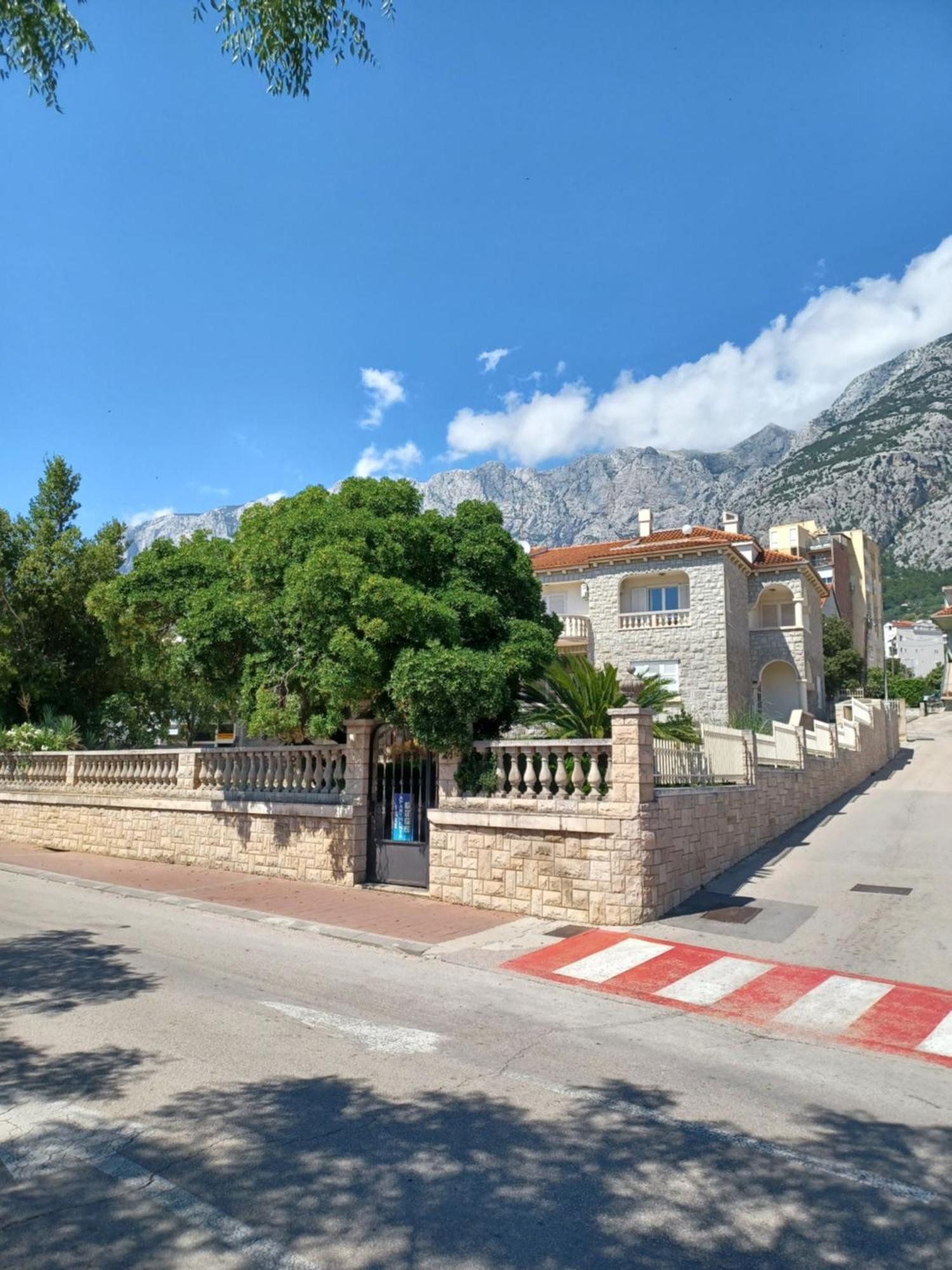 Apartments Emilija Makarska Oda fotoğraf