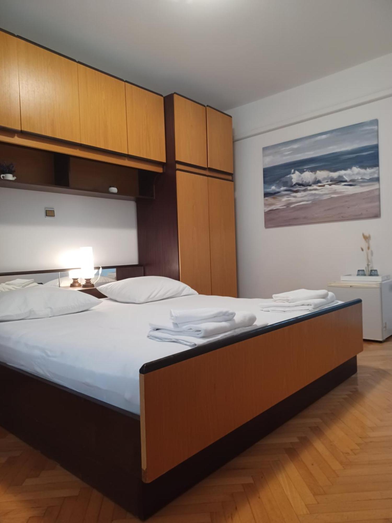 Apartments Emilija Makarska Oda fotoğraf