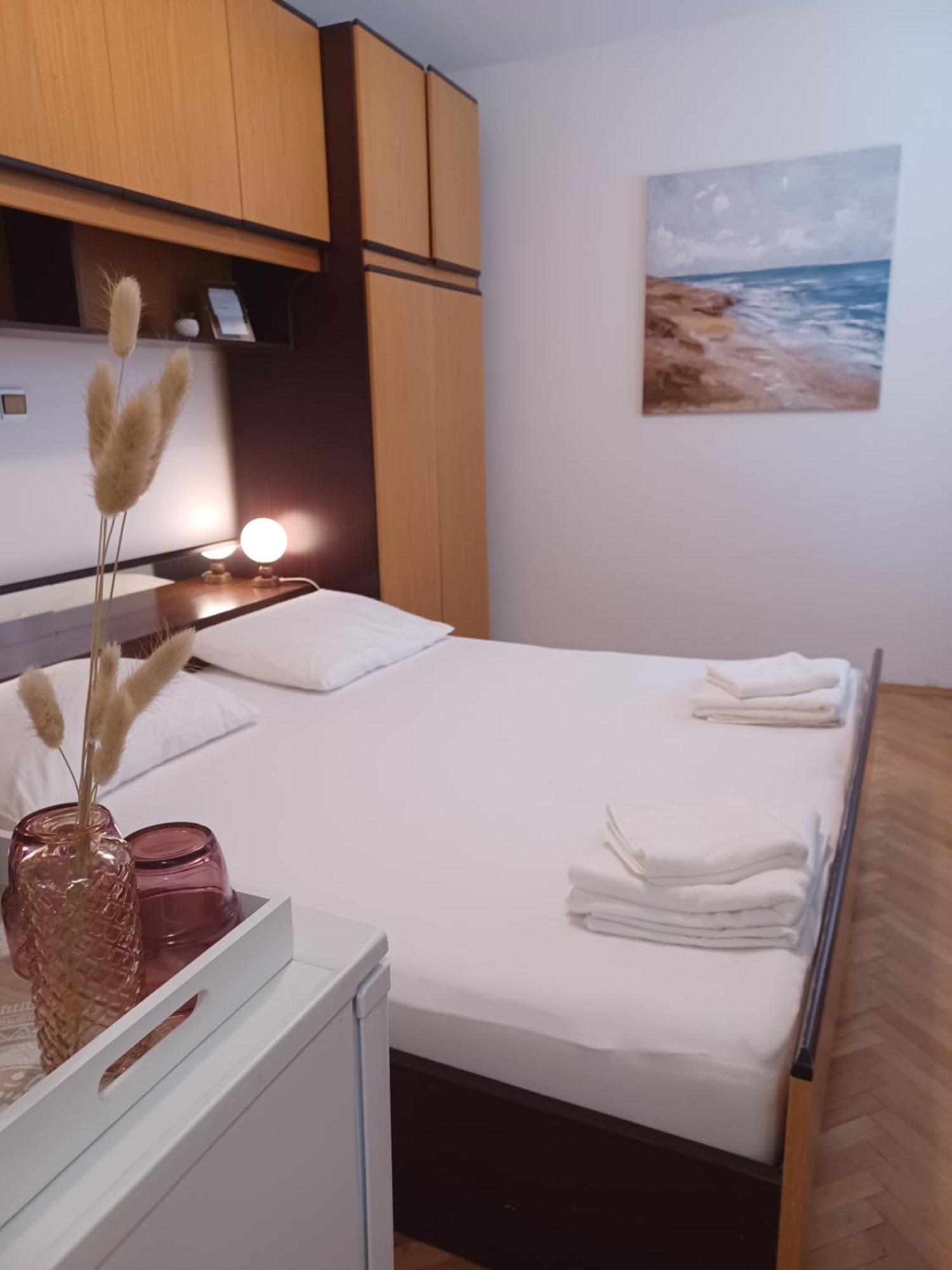 Apartments Emilija Makarska Oda fotoğraf