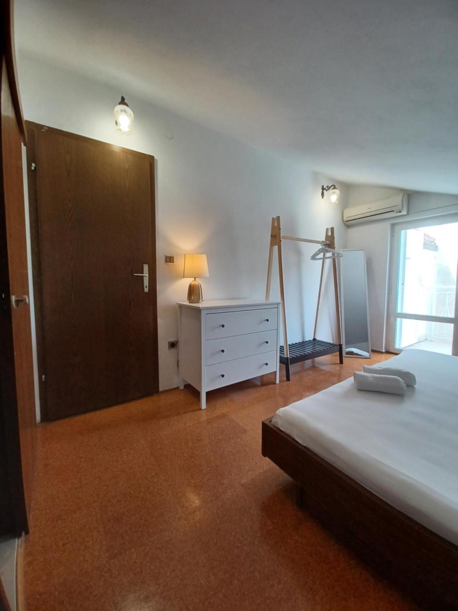 Apartments Emilija Makarska Oda fotoğraf