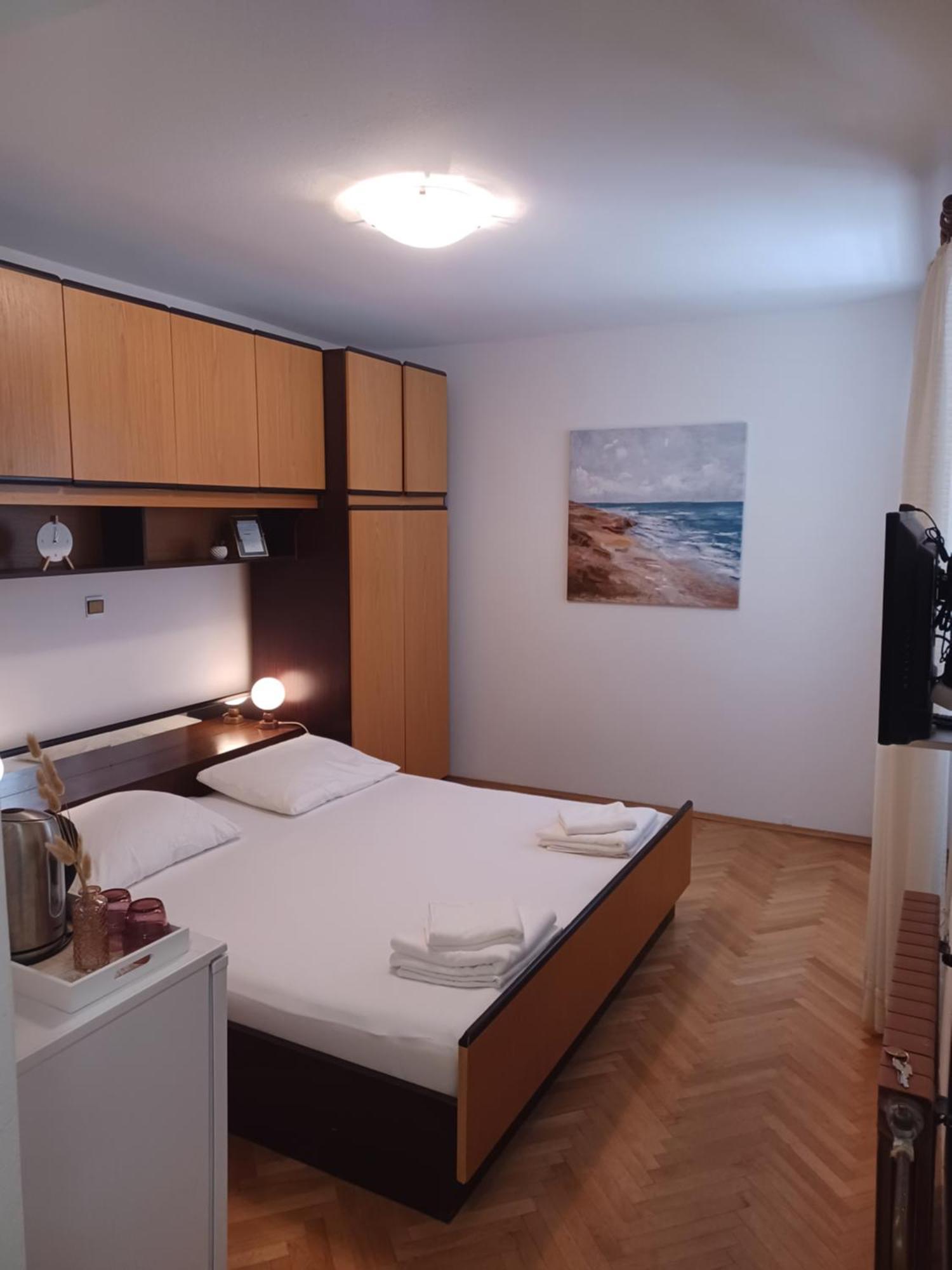 Apartments Emilija Makarska Oda fotoğraf
